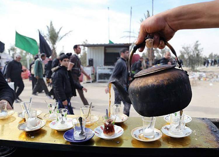 پذیرایی از زائران اربعین حسینی در موکب شرکت توسعه نیشکر اهواز
