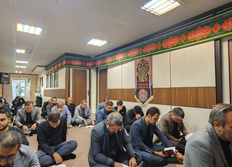 مراسم پرفیض زیارت عاشورا و عزاداری سیدالشهدا(ع) در شرکت آینده پویا برگزار شد