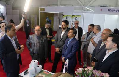 اعضا هیات مدیره هلدینگ آینده پویا از هشتمین نمایشگاه تخصصی بین‌المللی کاغذ بازدید کردند